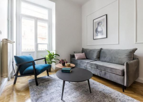 Glamorous Studio with High Ceiling near Metro WWA20